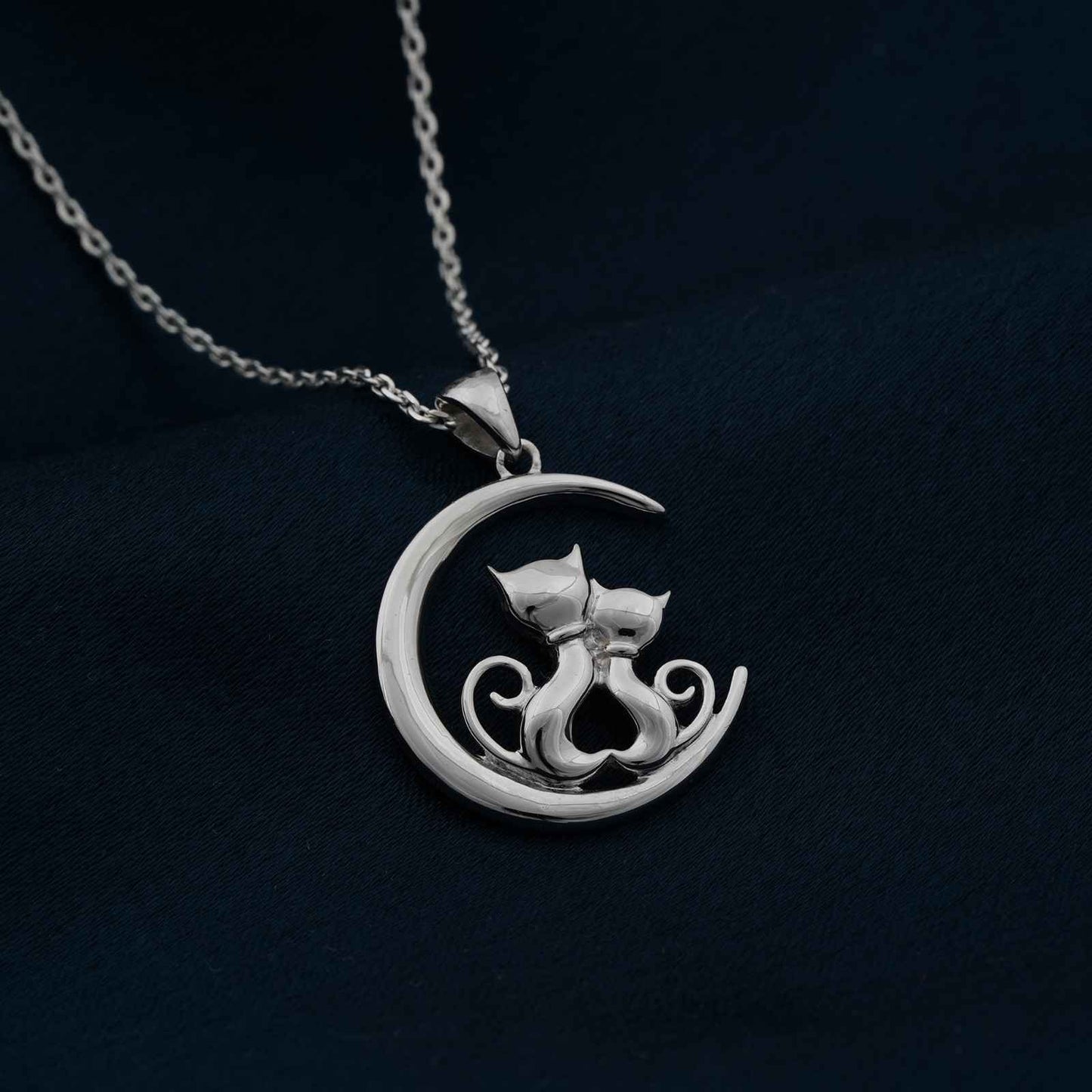 Pendant necklace For women